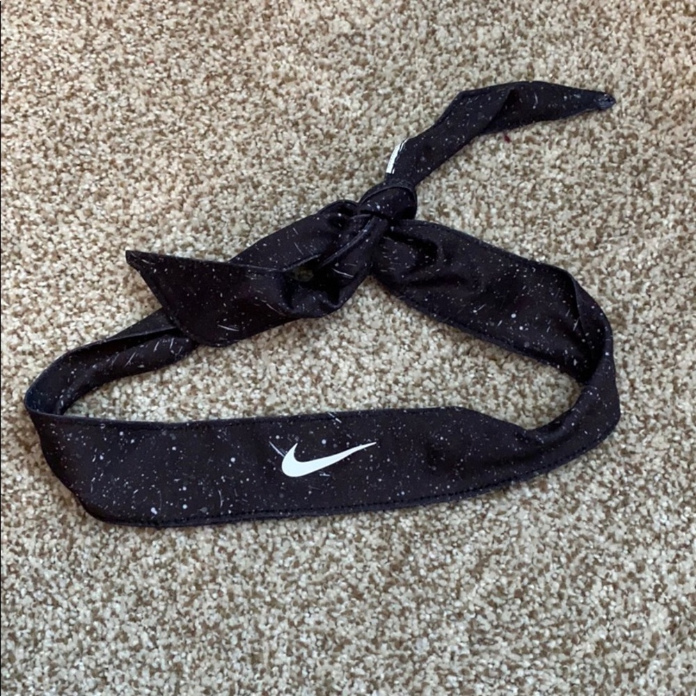 Nike tie headband